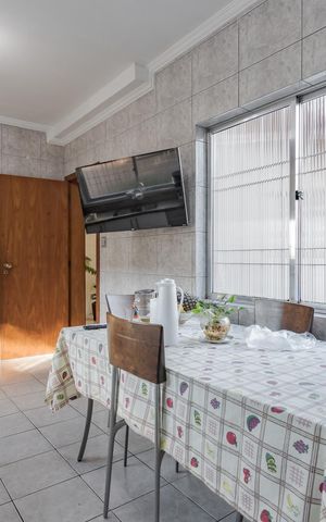 Casa à venda com 204m², 3 quartos e 4 vagas Casa à venda com 204m², 3 quartos e 4 vagasCozinha