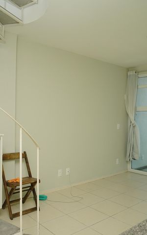 Apartamento à venda com 78m², 1 quarto e 1 vaga Apartamento à venda com 78m², 1 quarto e 1 vagaSala