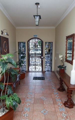 Apartamento à venda com 134m², 2 quartos e 1 vaga Apartamento à venda com 134m², 2 quartos e 1 vagaHall de entrada