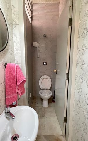Casa à venda com 390m², 4 quartos e 4 vagas Casa à venda com 390m², 4 quartos e 4 vagasLavabo