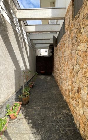 Casa à venda com 390m², 4 quartos e 4 vagas Casa à venda com 390m², 4 quartos e 4 vagasEntada Social