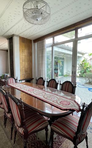 Casa à venda com 390m², 4 quartos e 4 vagas Casa à venda com 390m², 4 quartos e 4 vagasSala de Jantar