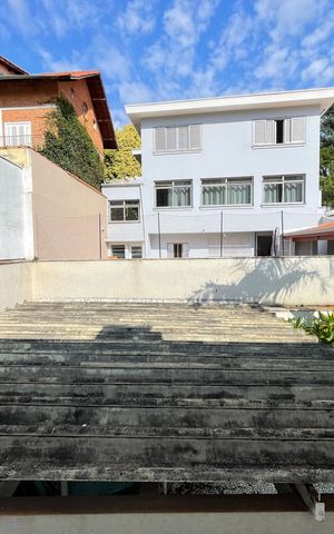 Casa à venda com 390m², 4 quartos e 4 vagas Casa à venda com 390m², 4 quartos e 4 vagasQuarto 1
