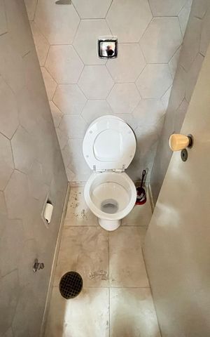 Casa à venda com 390m², 4 quartos e 4 vagas Casa à venda com 390m², 4 quartos e 4 vagasLavabo