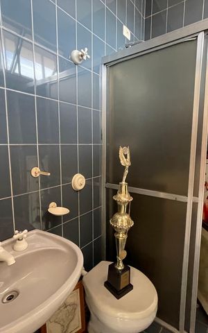 Casa à venda com 390m², 4 quartos e 4 vagas Casa à venda com 390m², 4 quartos e 4 vagasBanheiro 5