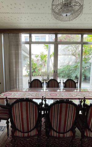 Casa à venda com 390m², 4 quartos e 4 vagas Casa à venda com 390m², 4 quartos e 4 vagasSala de Jantar