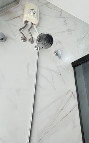 Casa à venda com 390m², 4 quartos e 4 vagas Casa à venda com 390m², 4 quartos e 4 vagasBanheiro 3