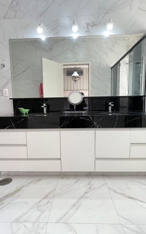 Casa à venda com 390m², 4 quartos e 4 vagas Casa à venda com 390m², 4 quartos e 4 vagasBanheiro 3
