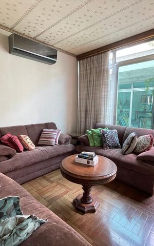 Casa à venda com 390m², 4 quartos e 4 vagas Casa à venda com 390m², 4 quartos e 4 vagasSala de Estar