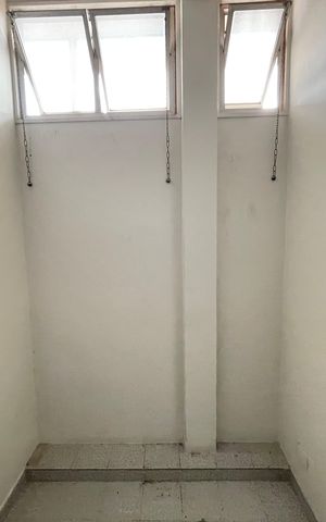 Casa à venda com 390m², 4 quartos e 4 vagas Casa à venda com 390m², 4 quartos e 4 vagasÁrea de Serviço