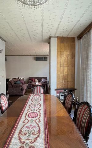 Casa à venda com 390m², 4 quartos e 4 vagas Casa à venda com 390m², 4 quartos e 4 vagasSala de Jantar