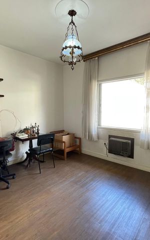 Casa à venda com 390m², 4 quartos e 4 vagas Casa à venda com 390m², 4 quartos e 4 vagasQuarto 1