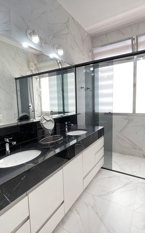 Casa à venda com 390m², 4 quartos e 4 vagas Casa à venda com 390m², 4 quartos e 4 vagasBanheiro 3