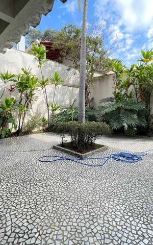 Casa à venda com 390m², 4 quartos e 4 vagas Casa à venda com 390m², 4 quartos e 4 vagasQuintal