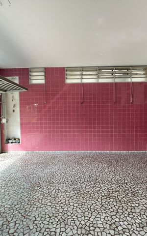 Casa à venda com 390m², 4 quartos e 4 vagas Casa à venda com 390m², 4 quartos e 4 vagasGaragem
