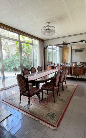 Casa à venda com 390m², 4 quartos e 4 vagas Casa à venda com 390m², 4 quartos e 4 vagasSala de Jantar