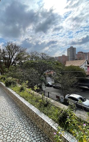 Casa à venda com 390m², 4 quartos e 4 vagas Casa à venda com 390m², 4 quartos e 4 vagasVaranda do Quarto 4