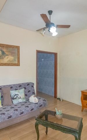 Casa à venda com 86m², 3 quartos e 2 vagas Casa à venda com 86m², 3 quartos e 2 vagasSala
