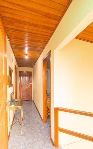 Casa à venda com 86m², 3 quartos e 2 vagas Casa à venda com 86m², 3 quartos e 2 vagasCorredor