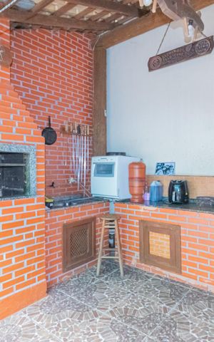 Casa à venda com 86m², 3 quartos e 2 vagas Casa à venda com 86m², 3 quartos e 2 vagasÁrea externa/Varanda