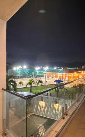 Casa de condomínio à venda com 450m², 4 quartos e 3 vagas Casa de condomínio à venda com 450m², 4 quartos e 3 vagasSuíte 3 - Varanda