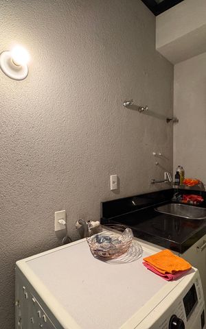 Casa de condomínio à venda com 450m², 4 quartos e 3 vagas Casa de condomínio à venda com 450m², 4 quartos e 3 vagasÁrea de Serviço