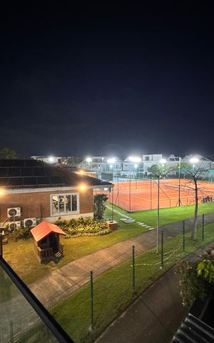 Casa de condomínio à venda com 450m², 4 quartos e 3 vagas Casa de condomínio à venda com 450m², 4 quartos e 3 vagasSuíte 3 - Varanda