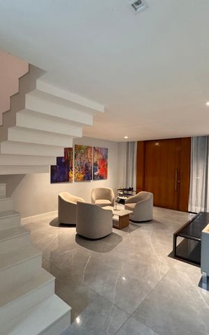 Casa de condomínio à venda com 450m², 4 quartos e 3 vagas Casa de condomínio à venda com 450m², 4 quartos e 3 vagasSala