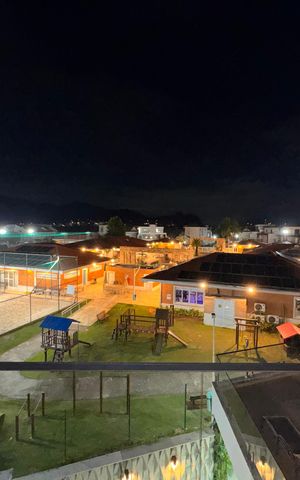Casa de condomínio à venda com 450m², 4 quartos e 3 vagas Casa de condomínio à venda com 450m², 4 quartos e 3 vagasTerraço