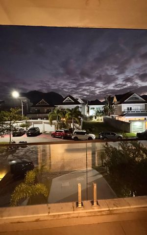 Casa de condomínio à venda com 450m², 4 quartos e 3 vagas Casa de condomínio à venda com 450m², 4 quartos e 3 vagasSuíte 1 - Vista