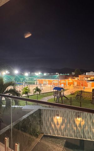 Casa de condomínio à venda com 450m², 4 quartos e 3 vagas Casa de condomínio à venda com 450m², 4 quartos e 3 vagasSuíte 2 - Varanda