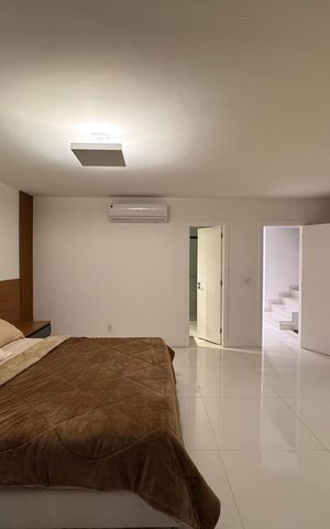 Casa de condomínio à venda com 450m², 4 quartos e 3 vagas Casa de condomínio à venda com 450m², 4 quartos e 3 vagasSuíte 1