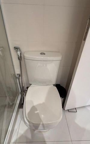 Casa de condomínio à venda com 450m², 4 quartos e 3 vagas Casa de condomínio à venda com 450m², 4 quartos e 3 vagasSuíte 2 - Banheiro