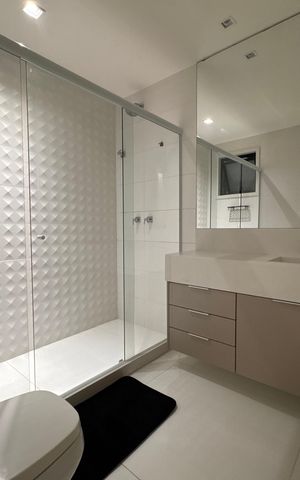 Casa de condomínio à venda com 450m², 4 quartos e 3 vagas Casa de condomínio à venda com 450m², 4 quartos e 3 vagasSuíte 3 - Banheiro