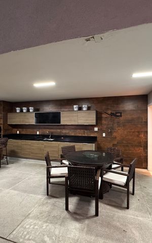 Casa de condomínio à venda com 450m², 4 quartos e 3 vagas Casa de condomínio à venda com 450m², 4 quartos e 3 vagasÁrea externa