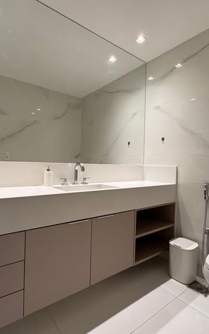Casa de condomínio à venda com 450m², 4 quartos e 3 vagas Casa de condomínio à venda com 450m², 4 quartos e 3 vagasSuíte 4 - Banheiro