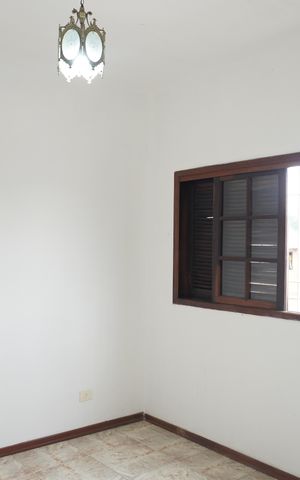 Casa à venda com 350m², 5 quartos e 2 vagasQuarto 4