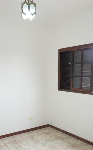 Casa à venda com 350m², 5 quartos e 2 vagasQuarto 4