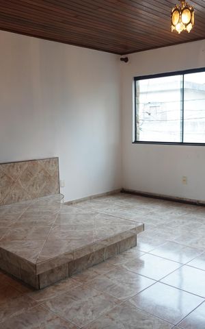 Casa à venda com 350m², 5 quartos e 2 vagasSuíte 1