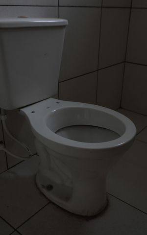 Casa à venda com 350m², 5 quartos e 2 vagasBanheiro da Suíte 2