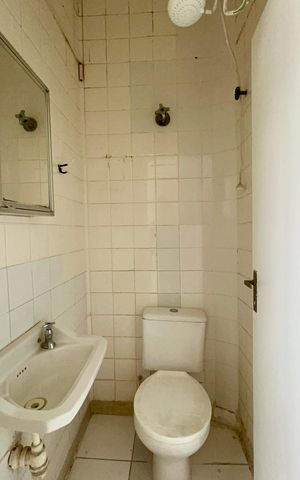 Apartamento à venda com 256m², 4 quartos e 2 vagas Apartamento à venda com 256m², 4 quartos e 2 vagasBanheiro de serviço
