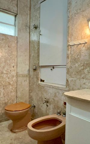 Apartamento à venda com 256m², 4 quartos e 2 vagas Apartamento à venda com 256m², 4 quartos e 2 vagasBanheiro