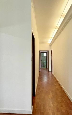 Apartamento à venda com 256m², 4 quartos e 2 vagas Apartamento à venda com 256m², 4 quartos e 2 vagasCorredor
