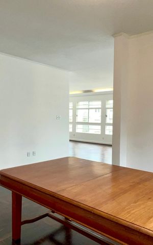 Apartamento à venda com 256m², 4 quartos e 2 vagas Apartamento à venda com 256m², 4 quartos e 2 vagasSala de Jantar