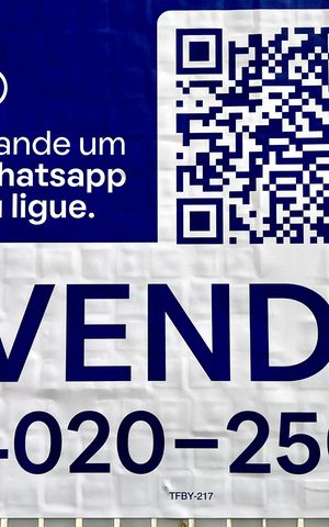 Apartamento à venda com 256m², 4 quartos e 2 vagas Apartamento à venda com 256m², 4 quartos e 2 vagasPlaca
