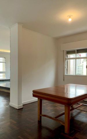 Apartamento à venda com 256m², 4 quartos e 2 vagas Apartamento à venda com 256m², 4 quartos e 2 vagasSala de Jantar