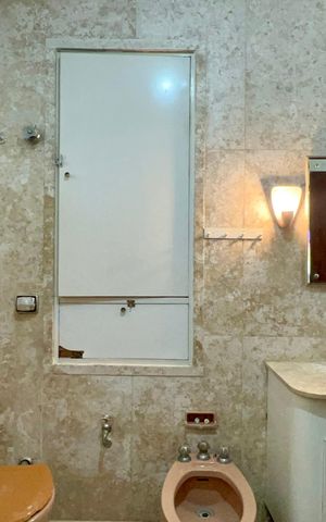 Apartamento à venda com 256m², 4 quartos e 2 vagas Apartamento à venda com 256m², 4 quartos e 2 vagasBanheiro