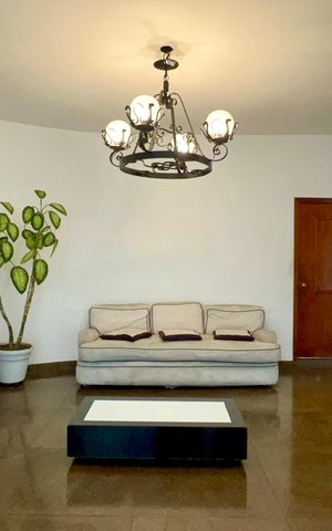 Apartamento à venda com 256m², 4 quartos e 2 vagas Apartamento à venda com 256m², 4 quartos e 2 vagasHall de entrada