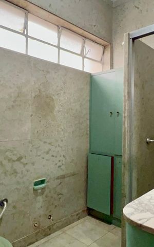 Apartamento à venda com 256m², 4 quartos e 2 vagas Apartamento à venda com 256m², 4 quartos e 2 vagasBanheiro da Suíte