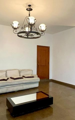 Apartamento à venda com 256m², 4 quartos e 2 vagas Apartamento à venda com 256m², 4 quartos e 2 vagasHall de entrada